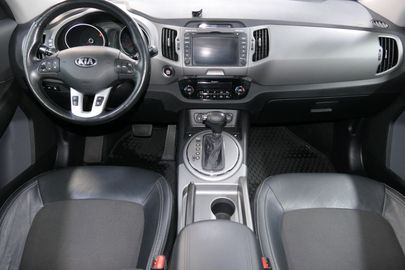 Car image 13