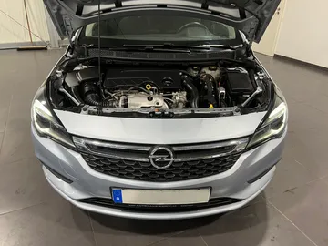Car image 21