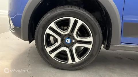 Car image 20