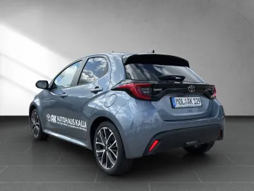 Car image 2
