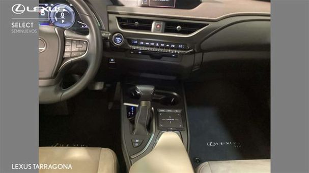 Lexus UX 250h 135 kW image number 11