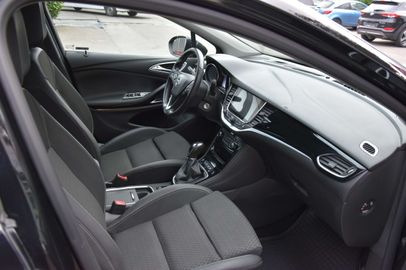 Car image 10