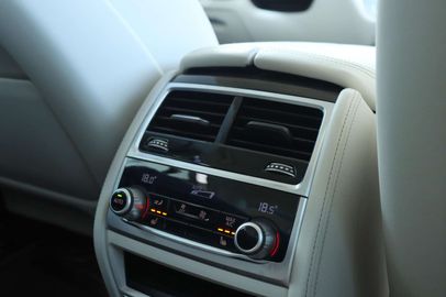 Car image 36