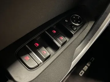 Car image 48