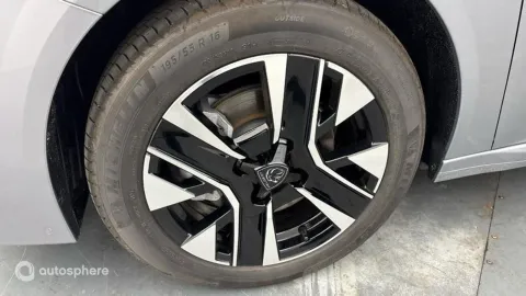 Car image 20