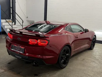 Car image 25