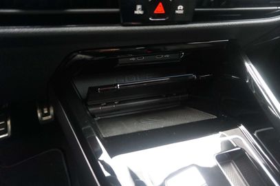 Car image 37