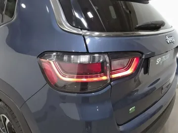 Car image 39