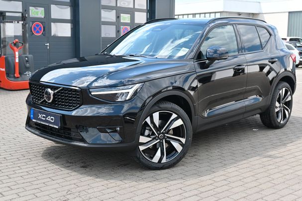 Volvo XC40 AWD B4 145 kW image number 1