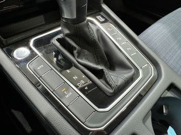 Car image 35