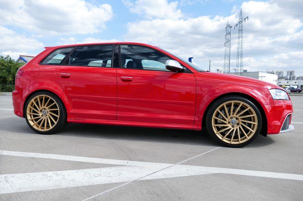 Audi RS3 2.5 TFSI quattro S tronic Sportback 250 kW image number 13