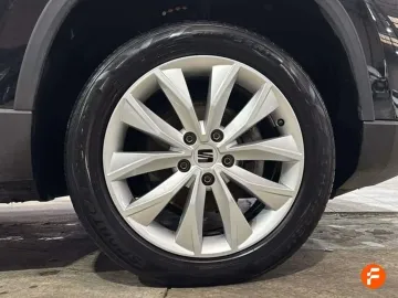Car image 28