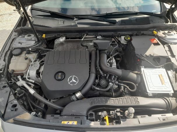 Mercedes-Benz A 180 100 kW image number 11