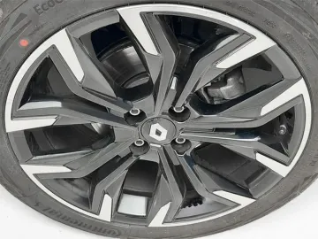 Car image 26