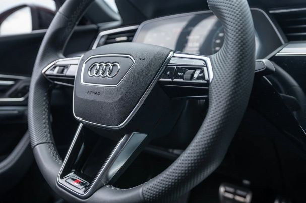 Audi e-tron 251 kW image number 26