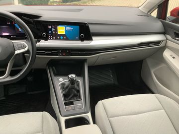 Car image 11