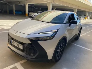 Car image 13