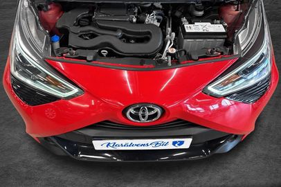 Car image 13