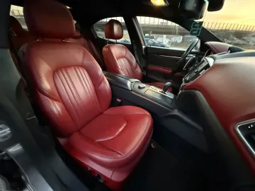 Car image 28