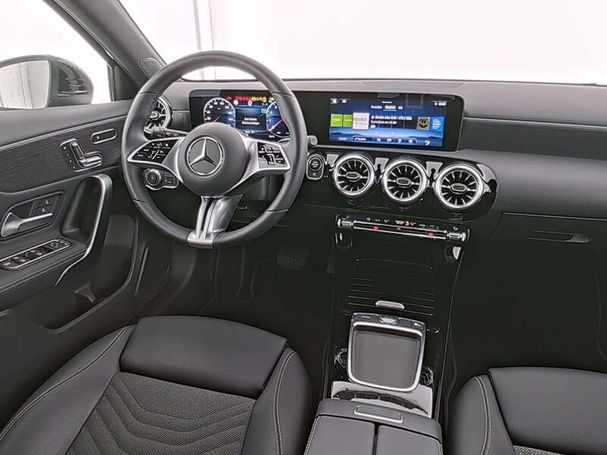 Mercedes-Benz A 180 100 kW image number 8