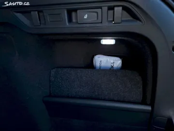 Car image 41