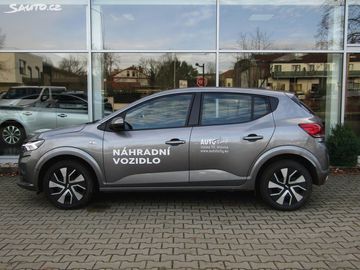 Car image 4