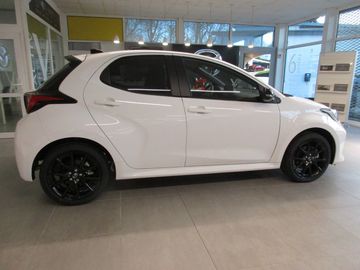 Car image 3