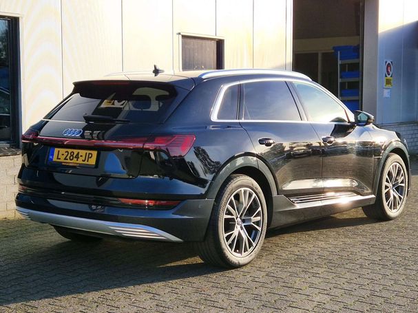 Audi e-tron 55 quattro S-line 300 kW image number 36