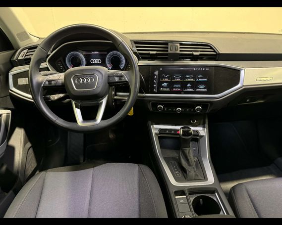 Audi Q3 35 TDI S tronic Advanced Business 110 kW image number 4