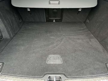 Car image 35