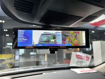 Car image 27