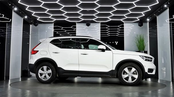 Volvo XC40 D3 AWD Momentum 110 kW image number 10