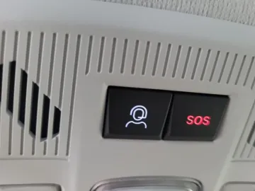 Car image 32