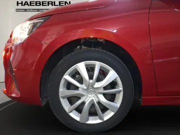 Car image 19