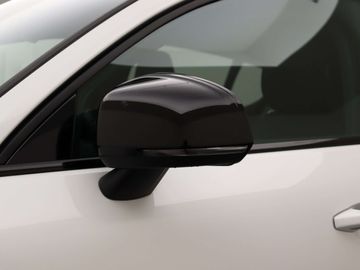 Car image 32