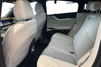 Car image 35