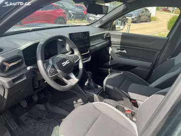 Car image 10