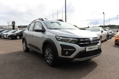 Car image 2