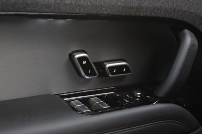 Car image 33