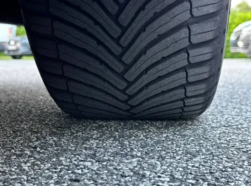 Car image 40