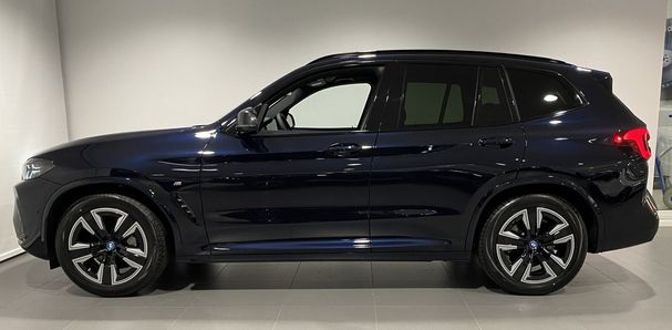 BMW iX3 210 kW image number 2