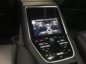 Car image 23