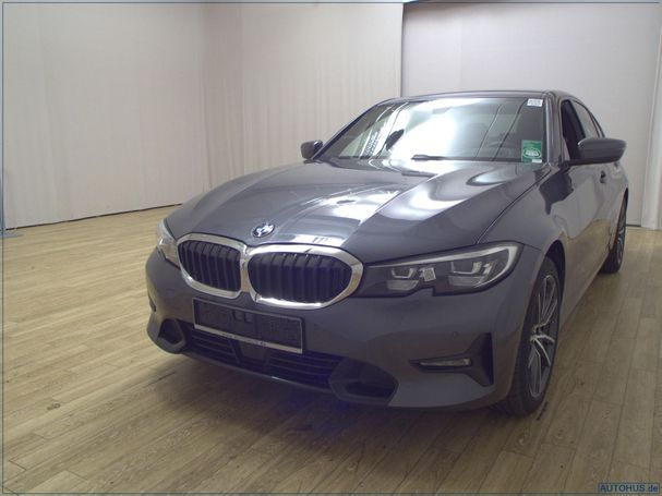 BMW 330i xDrive 190 kW image number 1