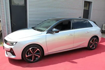 Car image 2