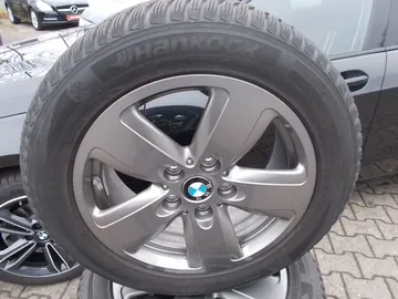 Car image 38