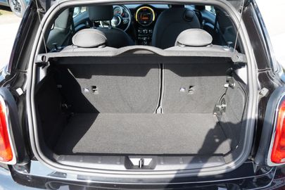 Car image 28