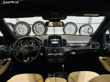 Car image 36