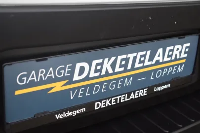 Car image 28