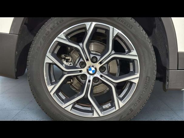 BMW X1 sDrive18i xLine 101 kW image number 8