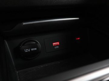 Car image 32